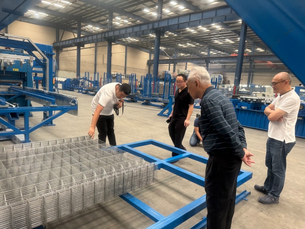 行业协会代表参观骄阳焊工