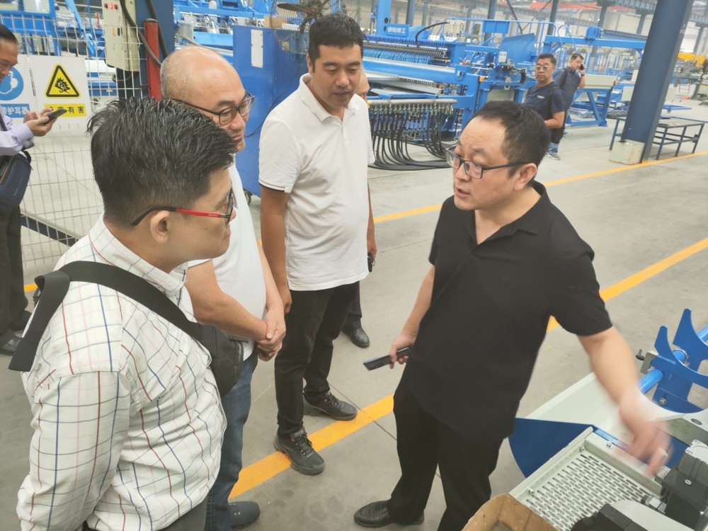行业协会代表参观骄阳焊工