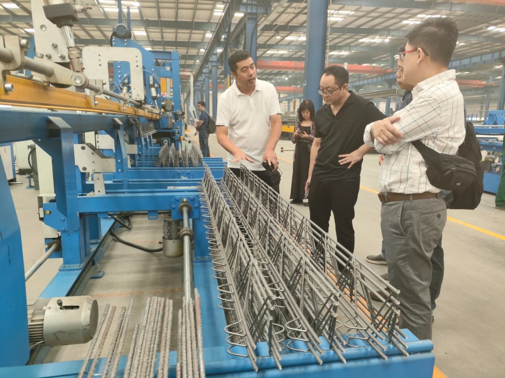 行业协会代表参观骄阳焊工